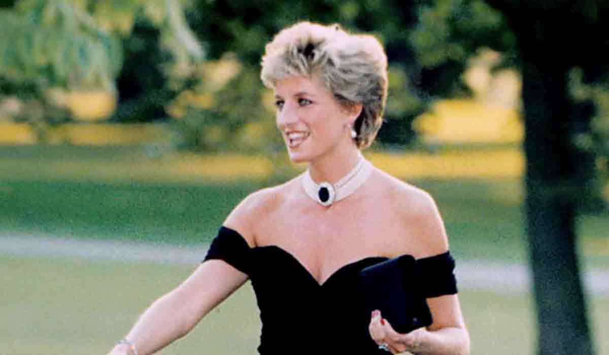 LA HISTORIA DETRÁS DEL “VESTIDO DE LA VENGANZA” DE LADY DI